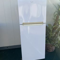 Whirlpool Top Freezer And Refrigerator Small
