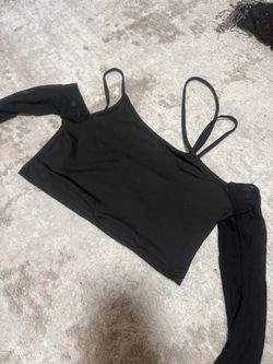 cropped off shoulder long sleeve