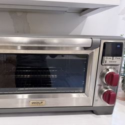 Wolf Convection Countertop Oven. Excellent Condition 