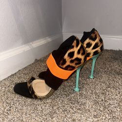 Multi color heel