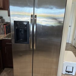 GE Refrigerator 