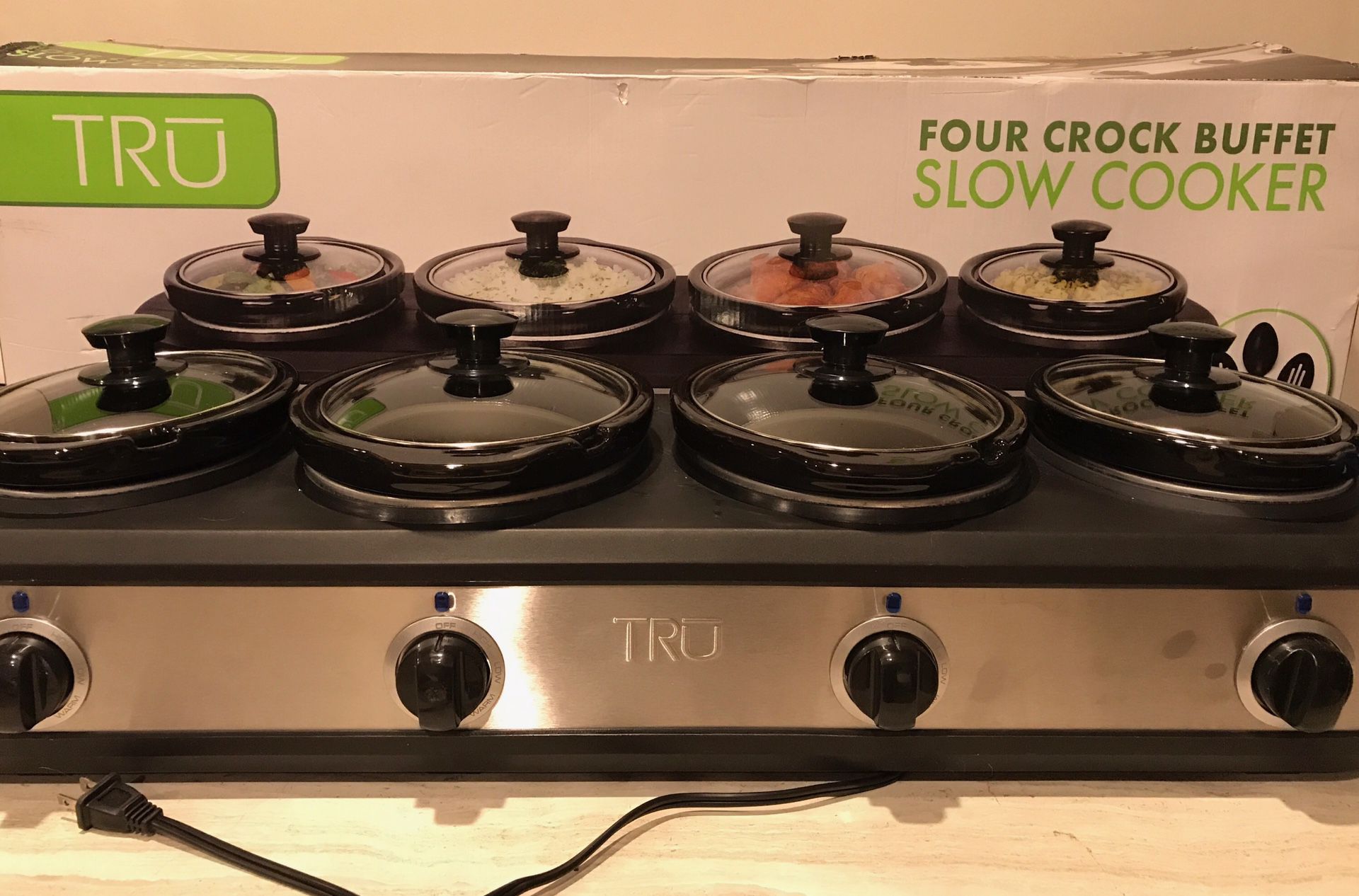 4 crock pot buffet slow cooker by Tru for Sale in Ridgefield Park