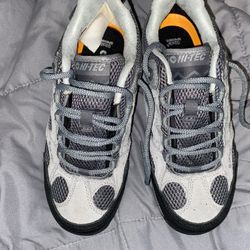 New Womens Size 6.5 Hi-Tec Hiking Shoes