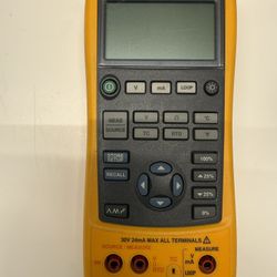 Fluke 724 Temperature Calibrator 