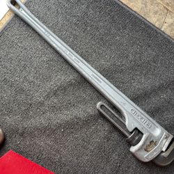 RIDGID 836.      36” Aluminum Pipe Wrench 