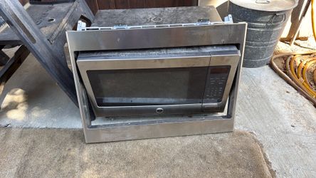GE countertop microwave with built-in trim kit