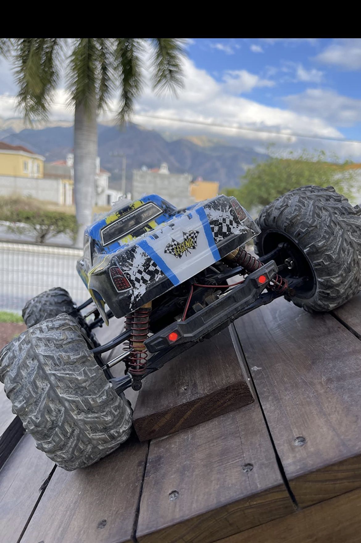 Brand new N Sealed Very Big LAEGENDARY 1:10 Scale 4x4 Off-Road RC Truck - Hobby Grade Brushed Motor Truck