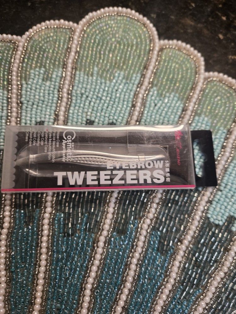 Eyebrow Tweezers
