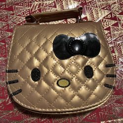 Hello Kitty Purse In Gold 🐱