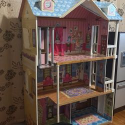 Doll House 