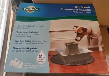 HOT OUT THERE!!! 2 PetSafe Drinkwell Pagoda Fountains - Hygienic Ceramic Continuous Flowing Fountains - NEW!!!