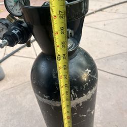 CO2 bottle 20 pound measurements are in the pictures