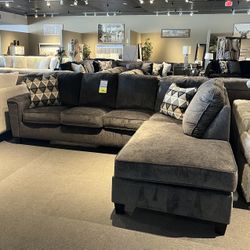 Grey 2PC Sectional 