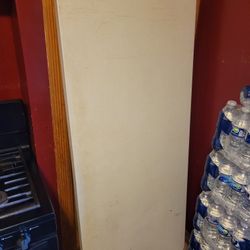 6FT  LIFETIME  FOLDING TABLE 