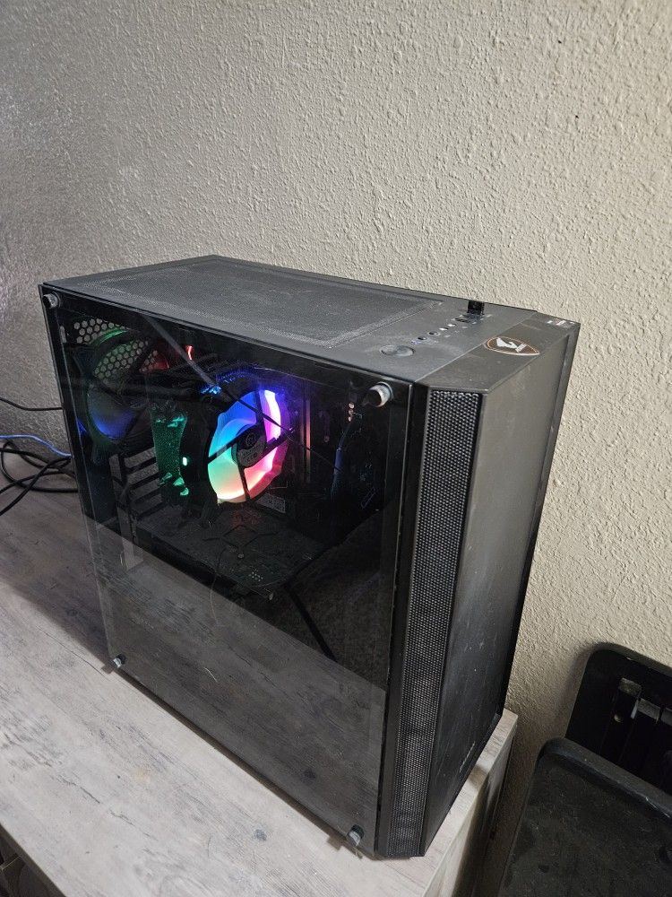 Full Gaming PC Setup [PC + Mouse/Keyboard + Webcam + Headphones] $600 OBO