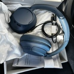 Sony-WHCH720N Wireless Noise Canceling Headphones 