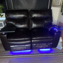 Thomas Payne RV Love Seat
