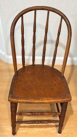 SET of 4, Vintage Windsor  Hoop Back Solid Wood Dining Chairs Pierced Saddle Seats
