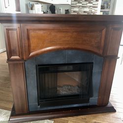 Wooden Electric Fireplace Mantel with Insert