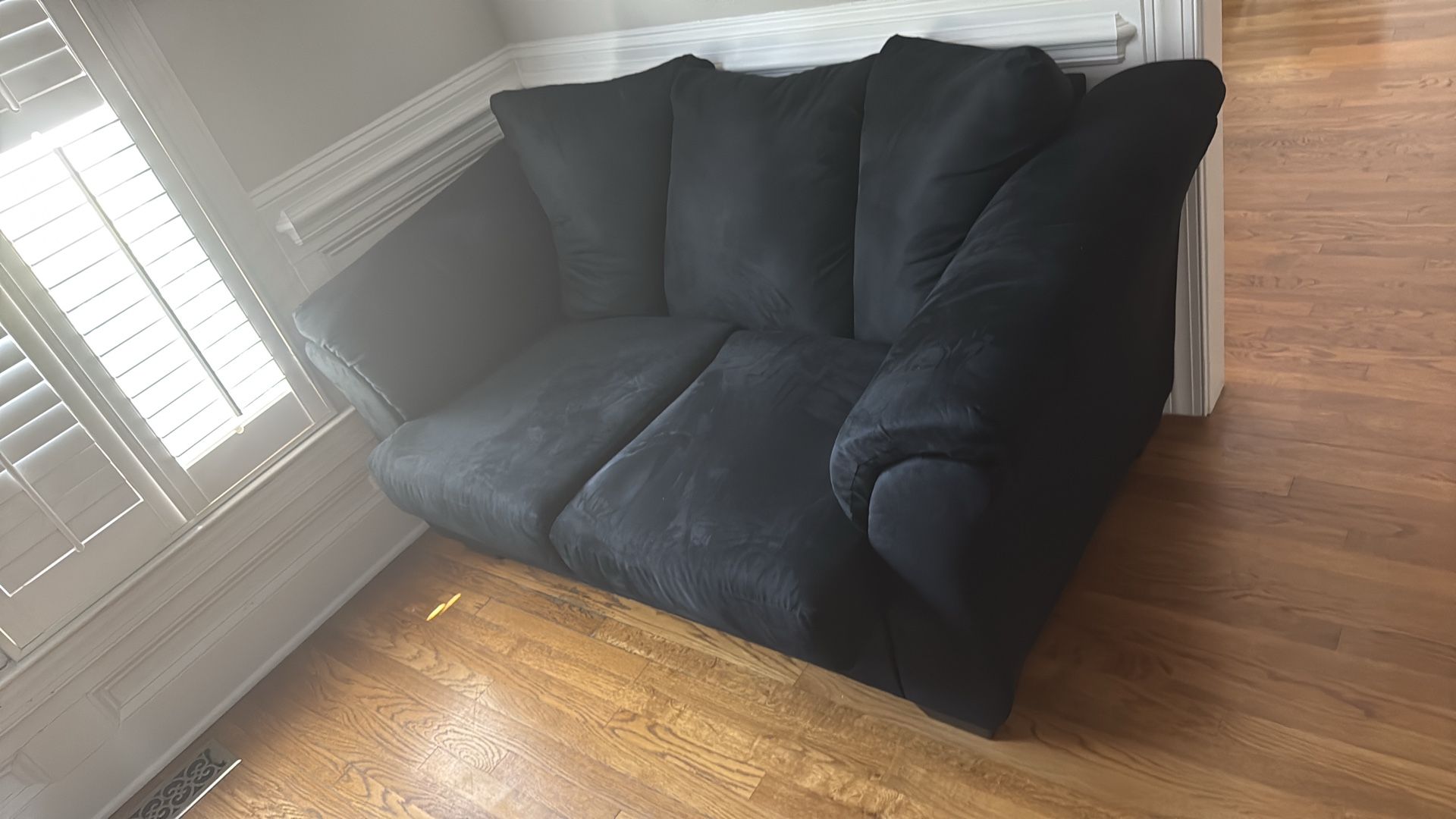 Love seat