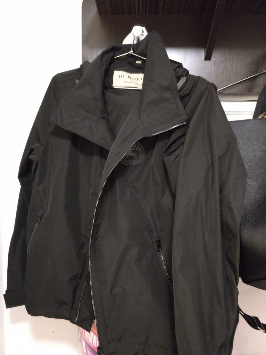 Burberry jacket size 48