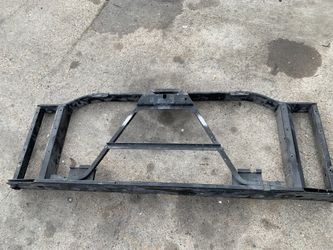 2007-2013 GMC sierra 2500 -Chevy silverado 2500 radiador suppor $120