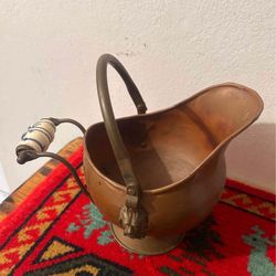 JARRA ANTIGUA DE BRASS Y PORCELANA