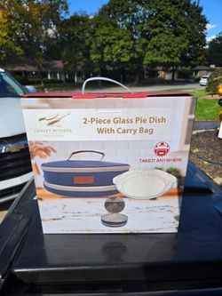 New pie dish w zippered carrier
