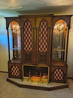 Entertainment center