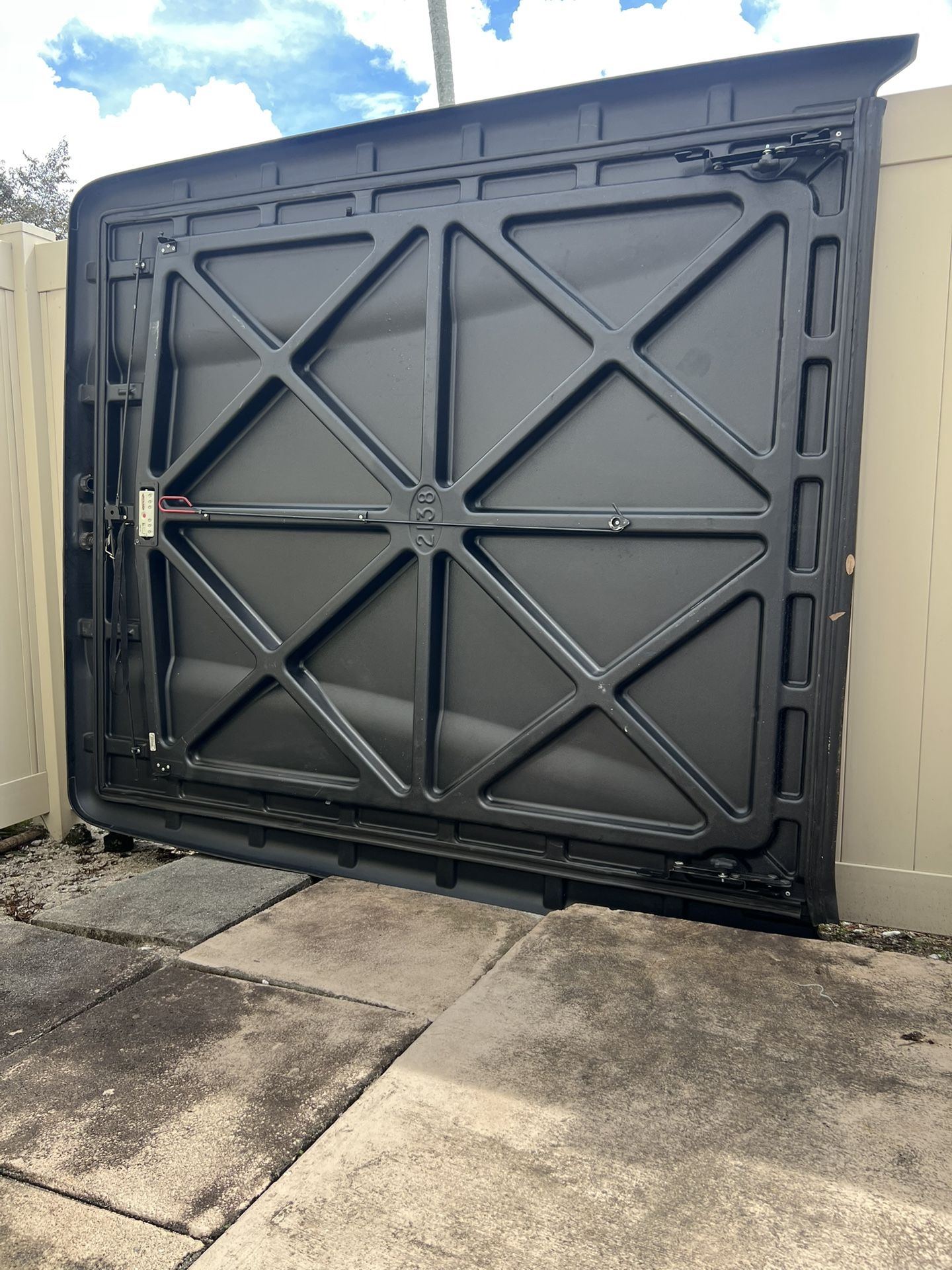 UNDERCOVER TRUCK BED COVER