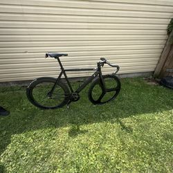 Black 6ku Urban Track 