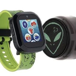 NEW Playzoom Kids V3 Green Alien Smartwatch and Bluetooth Speaker Set New, Open Box