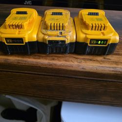 DEWALT 5 AH BATTERIES 