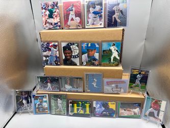 Lot of 29 Ken Griffey Jr. Baseball Cards