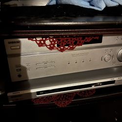 Sony STR-K660P Digital Audio Control Center & Sony DVD player featuring "Precision Cinema Progressive" technology and a "12bit/108MHz" video D/A conve