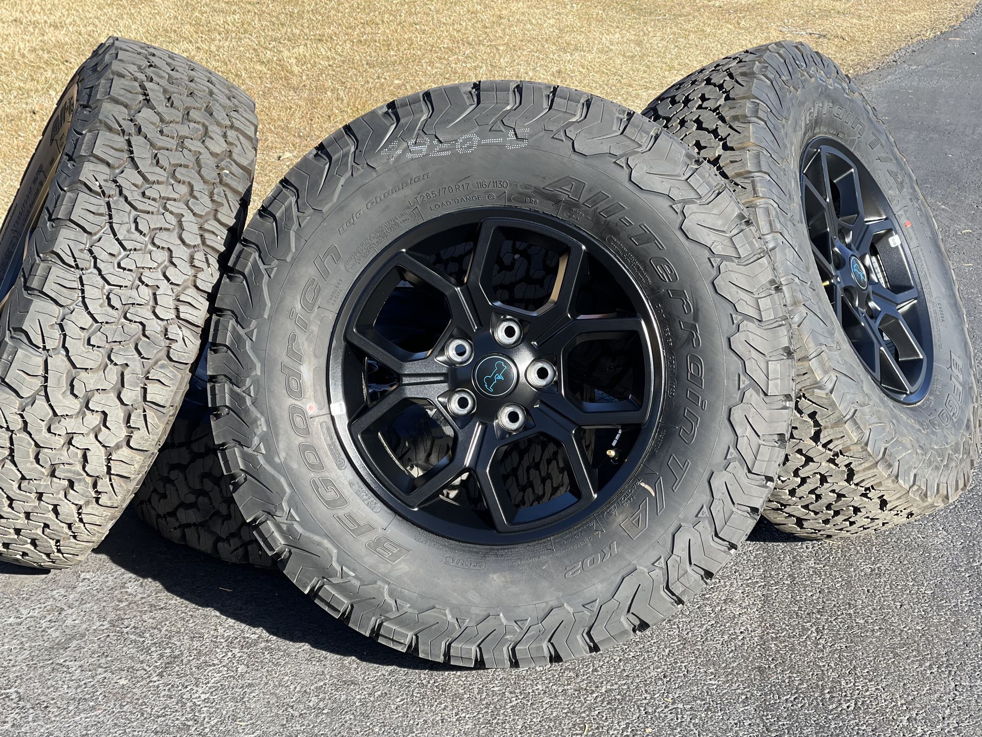 NEW 2024 Set of 5 Wheels 17" Jeep Black rims JL Willys JK BFG KO2 A/T Tires Gladiator 5x127 Rubicon Sahara