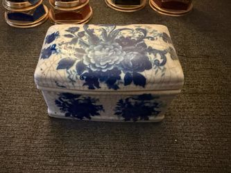 Vintage trinket box