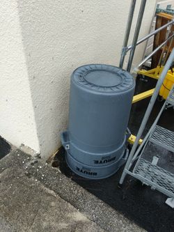 Brute industrial garbage cans good for demo clean ups