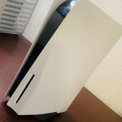 PlayStation 5 (Disc Version) – Excellent Condition