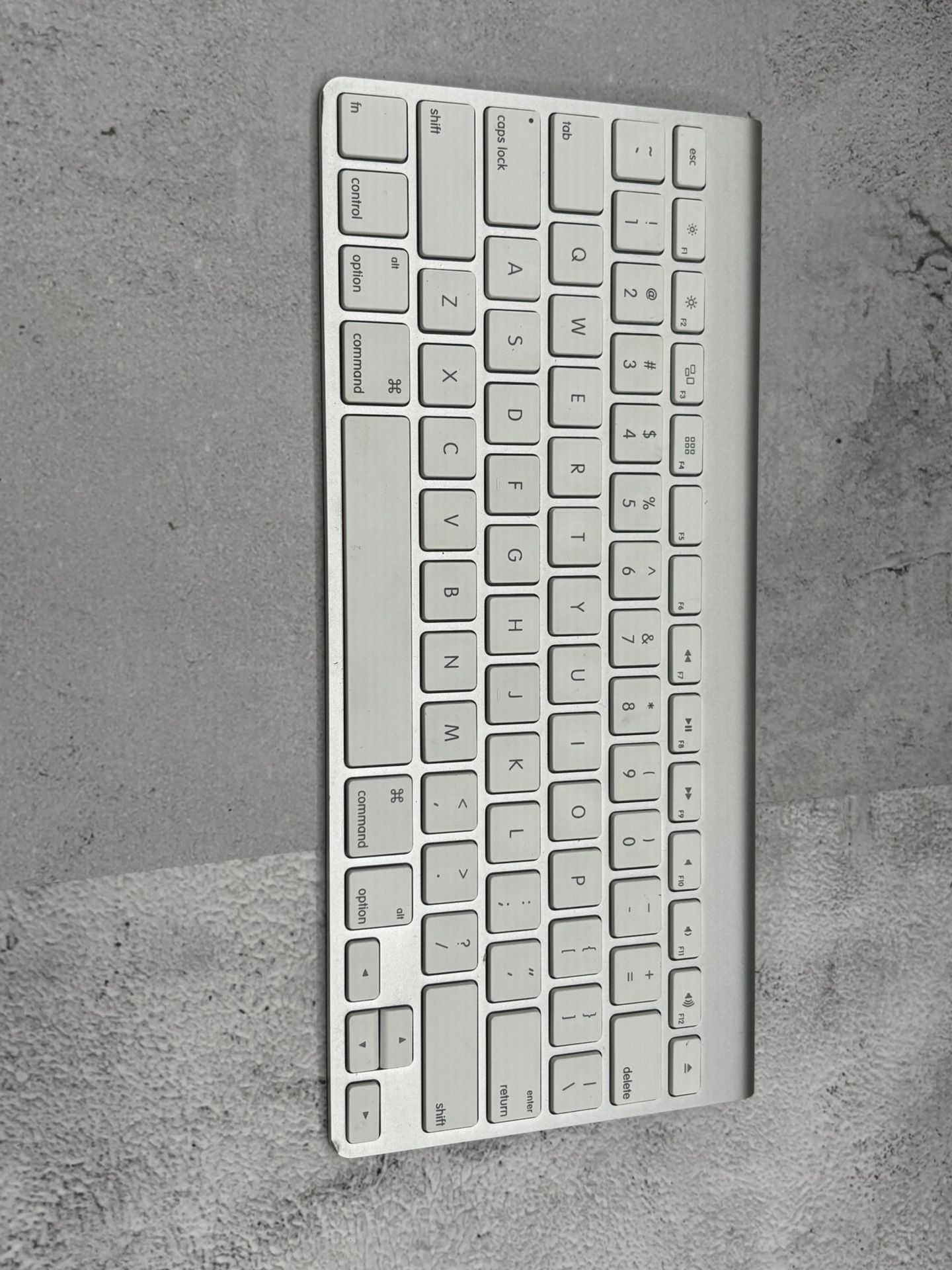 Apple Wireless Keyboard