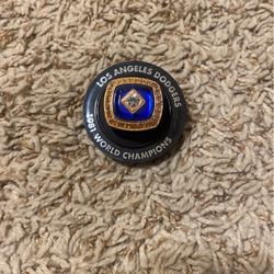 Dodger 1981 replica World series ring