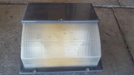 Outdoor flood lights
