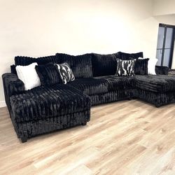 NEW IN  BOX - Black Large Double CHAISE Sectional With Accent Pillows Finance $54