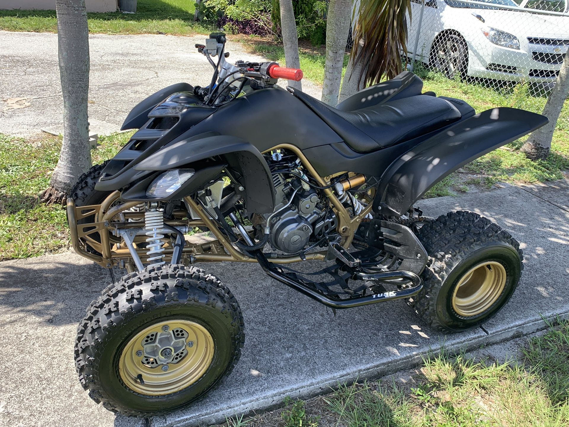 Raptor 660 R with Title in Hand