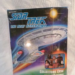 Vintage 1993 Star Trek The Next Generation 12 Figure Collector's Case Carrying 