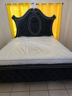 King sizes bed with Mattress