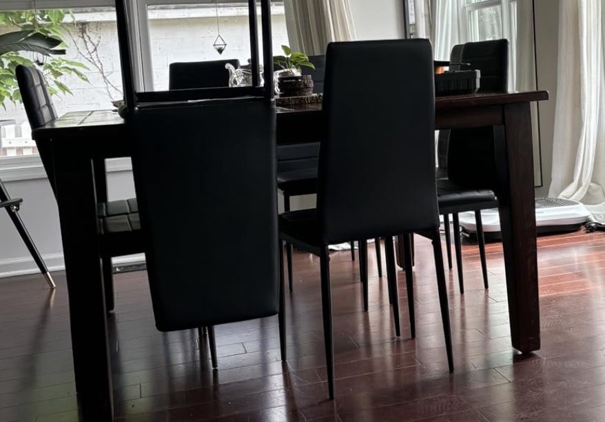 Dinning Table With Chairs