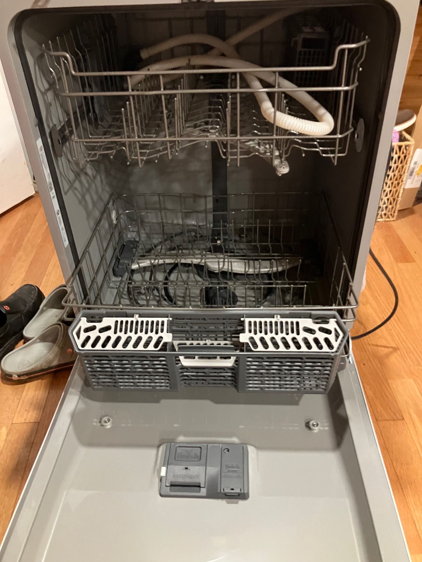 GE under counter (used once)