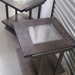 2 End Tables 