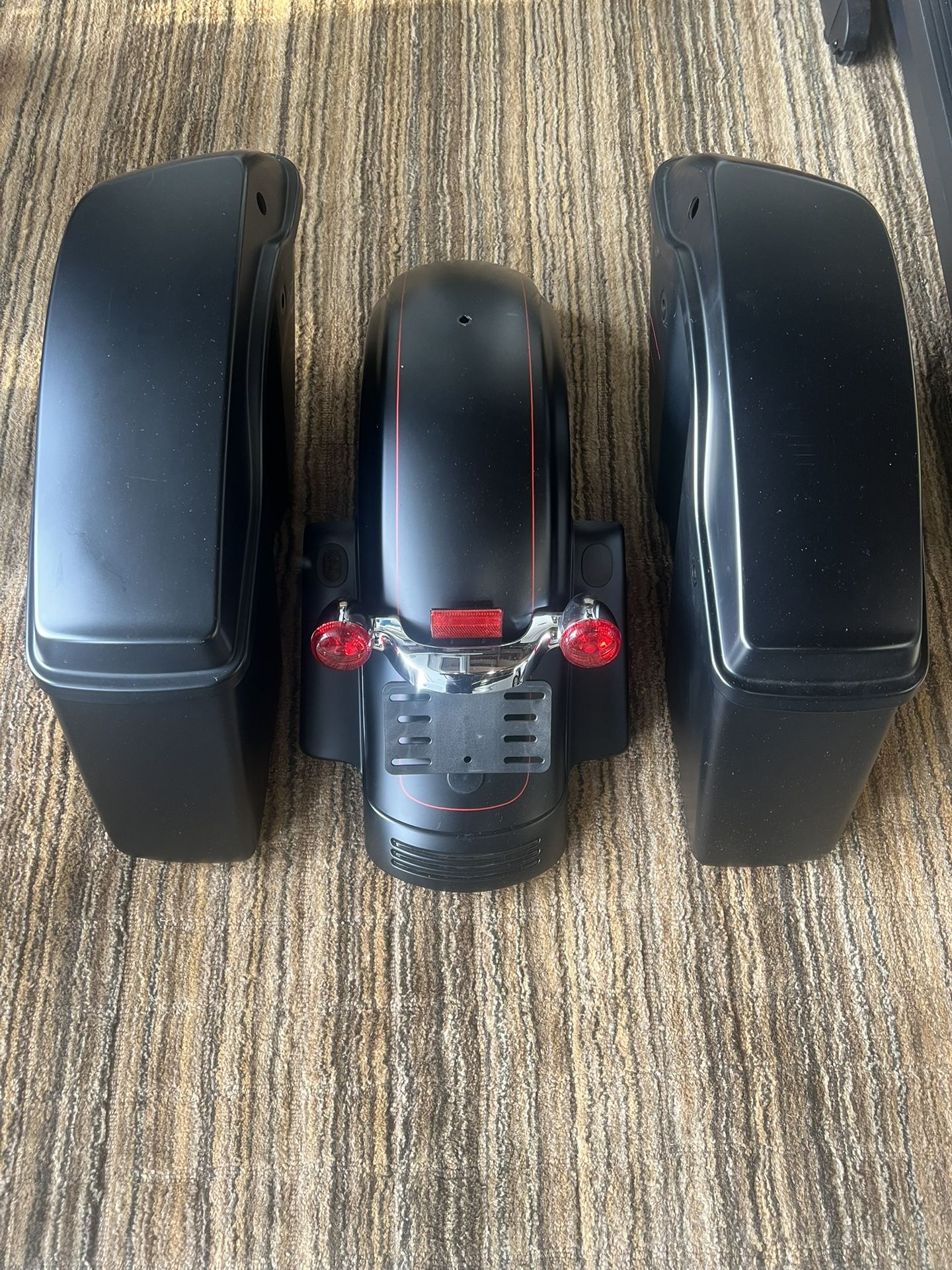 Harley Davidson Touring Road Glide Saddlebags Fender Mufflers Header Pipe